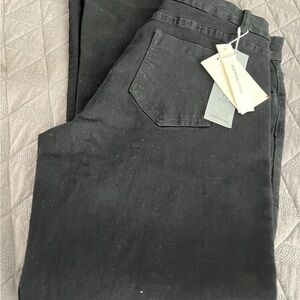 Women's Black Skinny Jeans. Stretch. NWT. Inseam 30.5 inches.